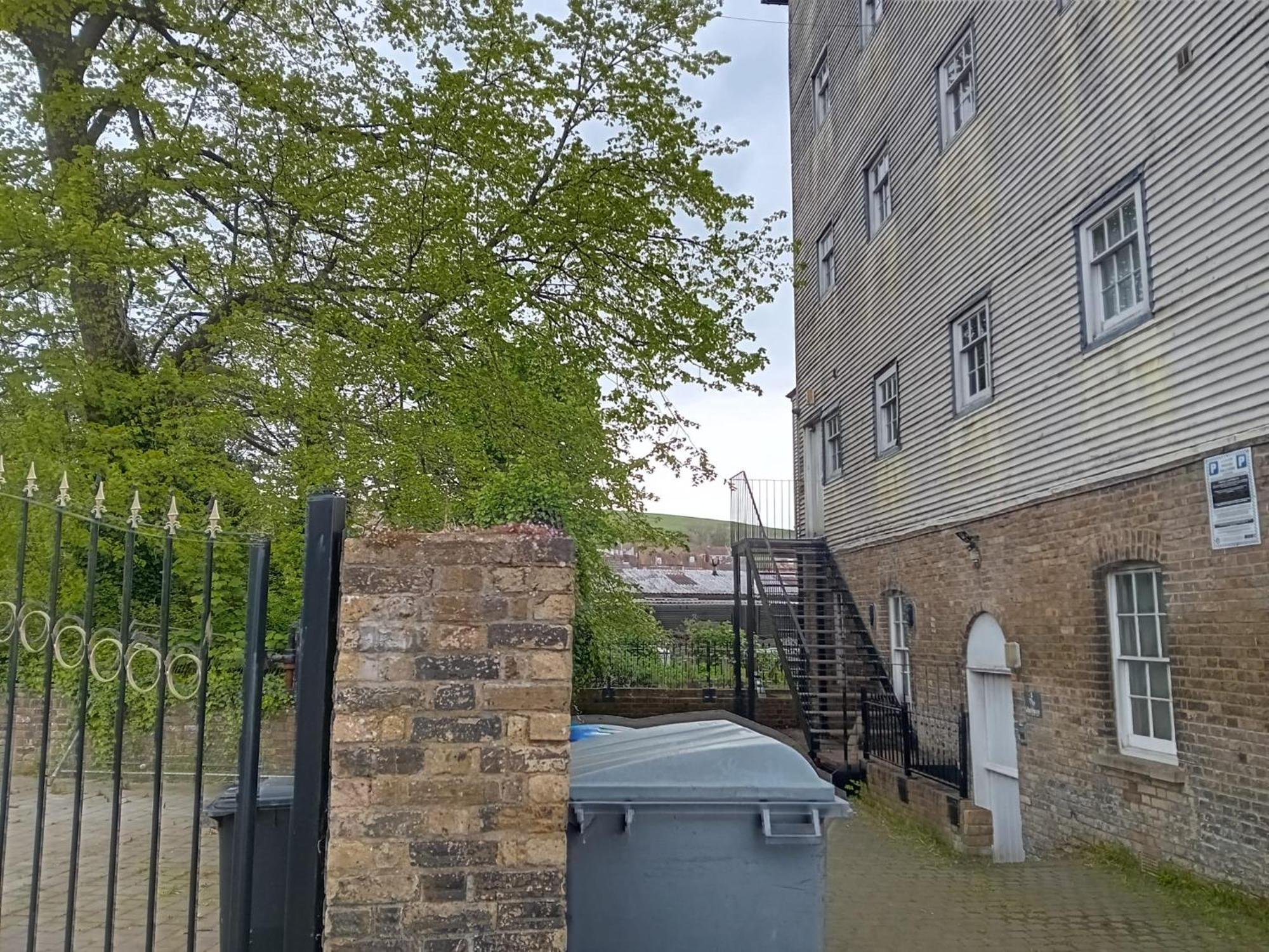 Apartment In Historic Mill, Near Dover Port Exteriör bild